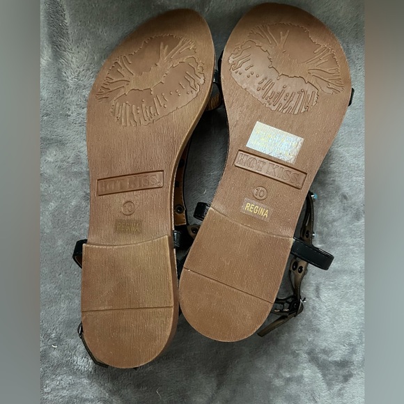 Hot Kiss Black Beaded and Studded Flat Sandals New with Box - Picture 4 of 16